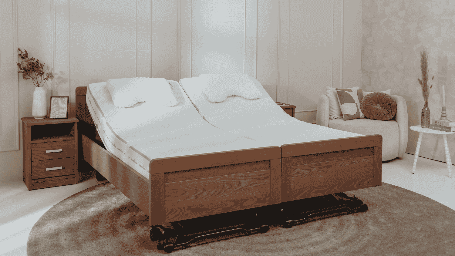 Solide houten ledikant elektrisch verstelbaar banner